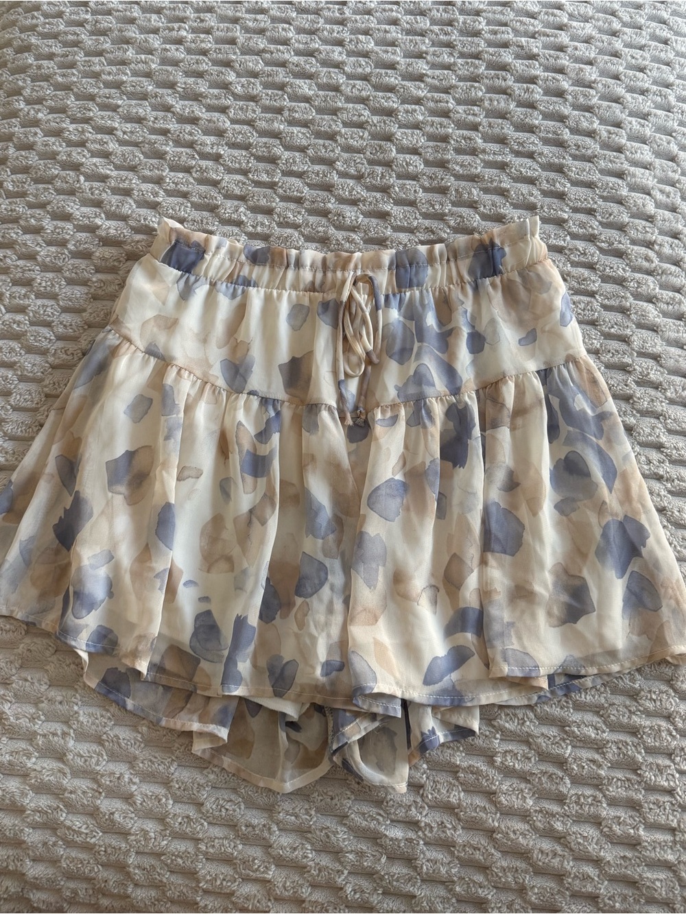 Tiered Floral Print Skort in Cream & Blue